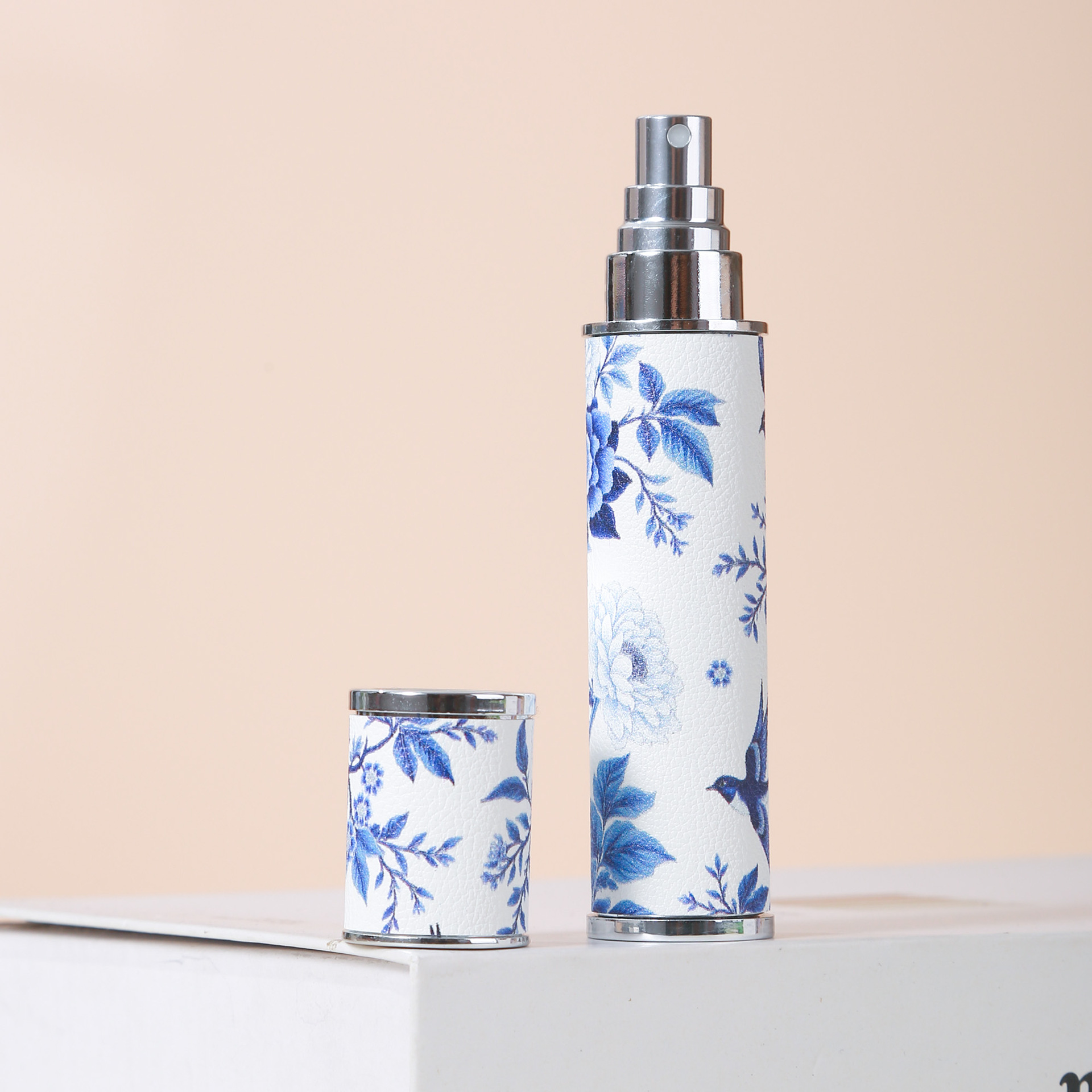 Perfume Imperium Fragrance World - Butelka podróżna z rozpylaczem 10 ml,