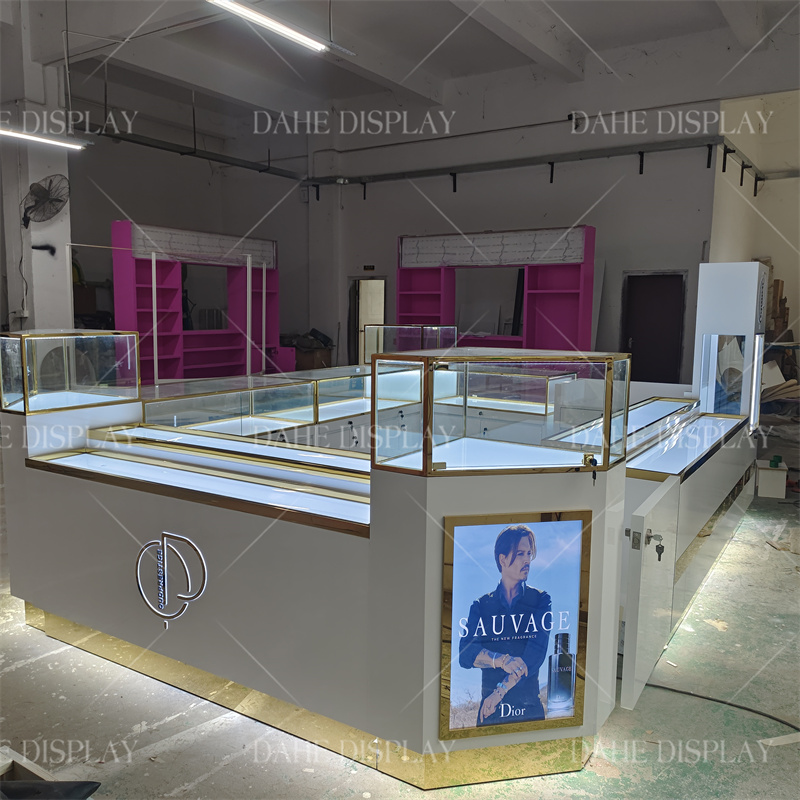 Wystawka perfum na zamówienie, – Perfume In Fragrance Shop recenzja i cena