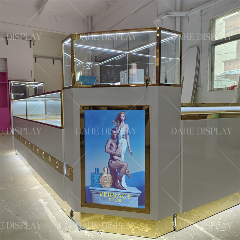 Wystawka perfum na zamówienie, – Perfume In Fragrance Shop recenzja i cena