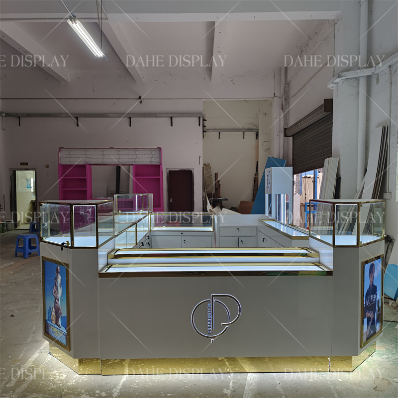 Wystawka perfum na zamówienie, – Perfume In Fragrance Shop recenzja i cena